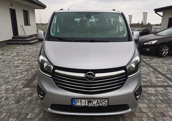 Opel Vivaro cena 79999 przebieg: 199999, rok produkcji 2018 z Chodzież małe 191